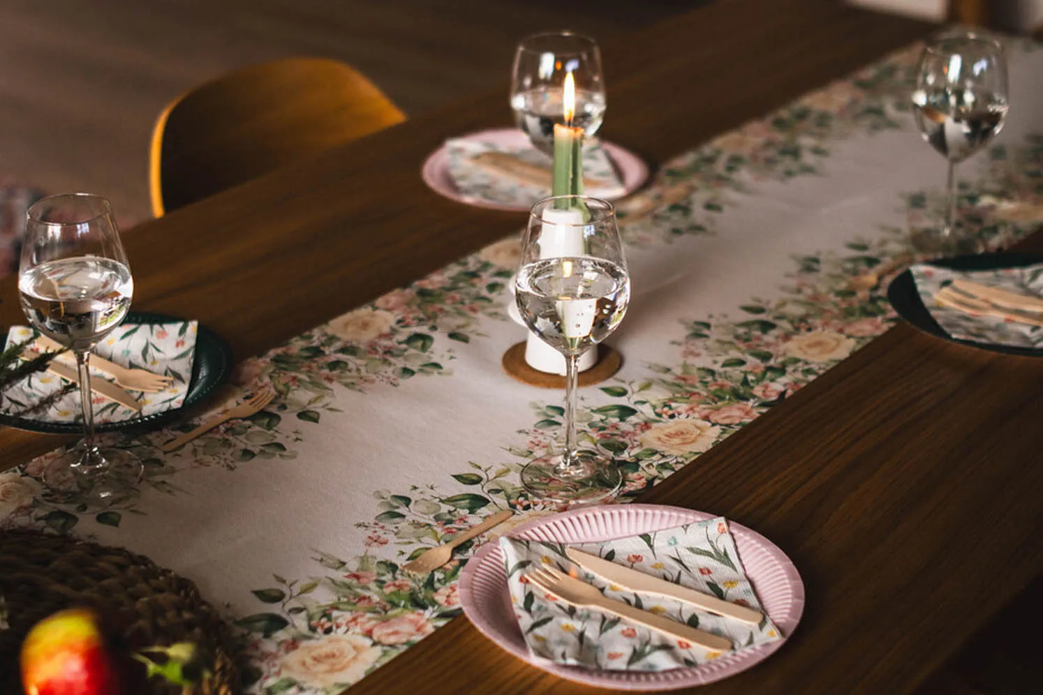 Papírový ubrus – kde koupit, abyste nelitovali? Poradíme, proč se vyplatí zvolit SlowPack!