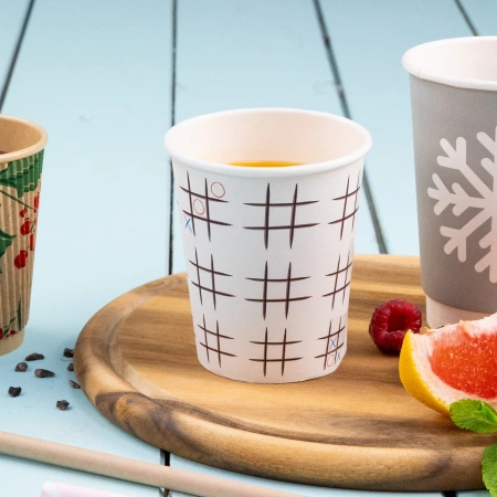 Papírový kelímek na disperzi "TicTacToe" 250 ml, ø 80 mm 50 ks.